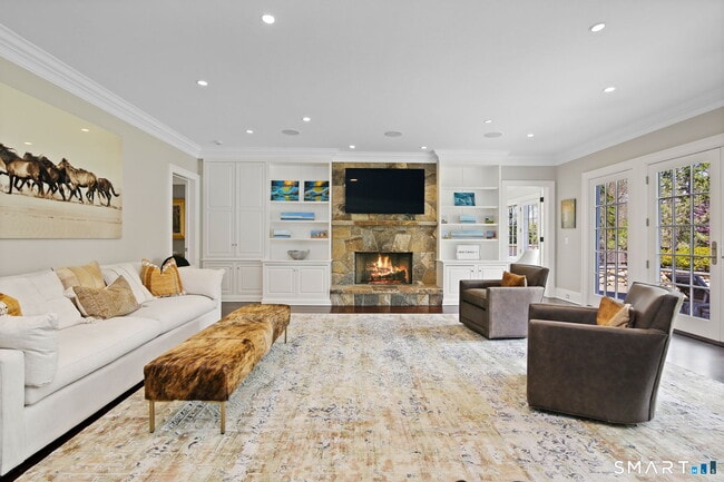 Building Photo - 774 South Ave