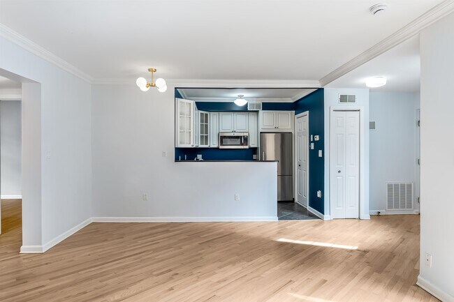 Building Photo - 1108 Hudson St