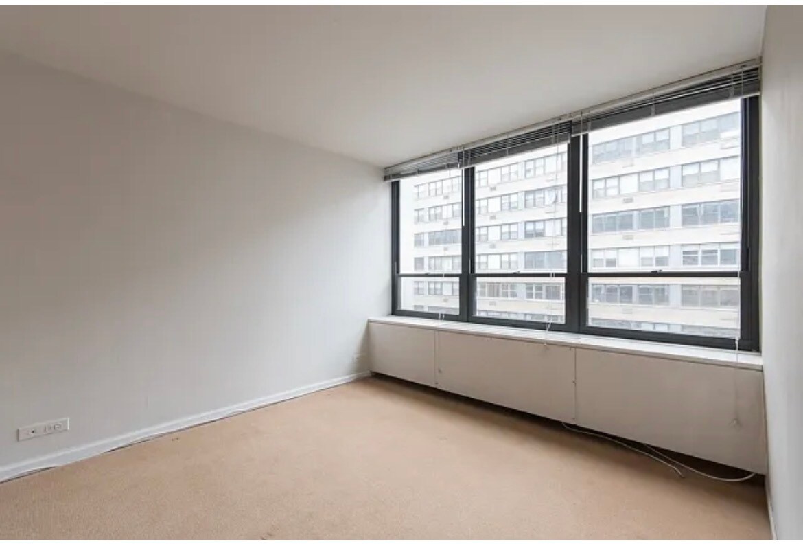 Building Photo - 222 E Pearson St