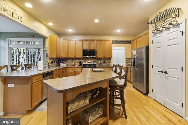 Building Photo - 144 Edgar Rd