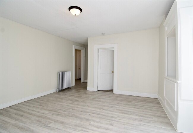 Building Photo - 58 Howes St