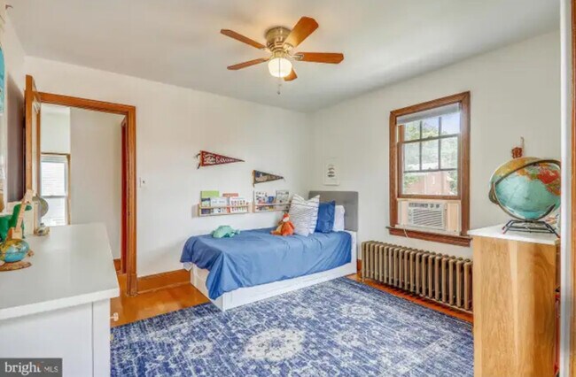 Building Photo - 1123 44th Pl SE