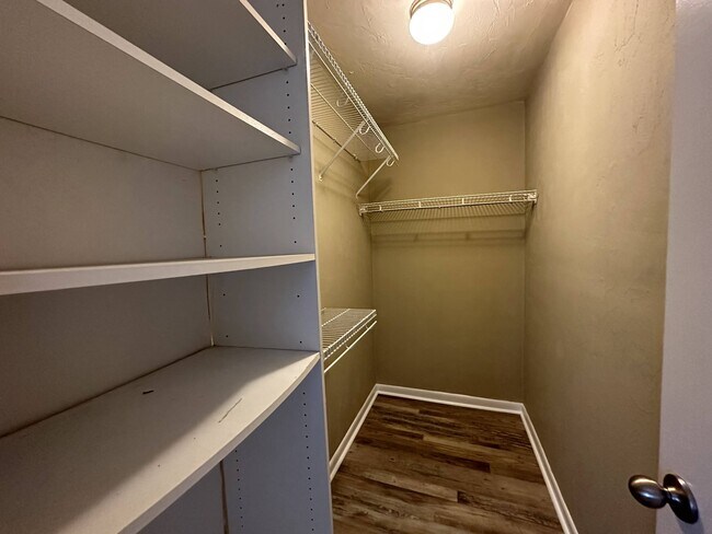 Building Photo - 2735 SW 35th Pl