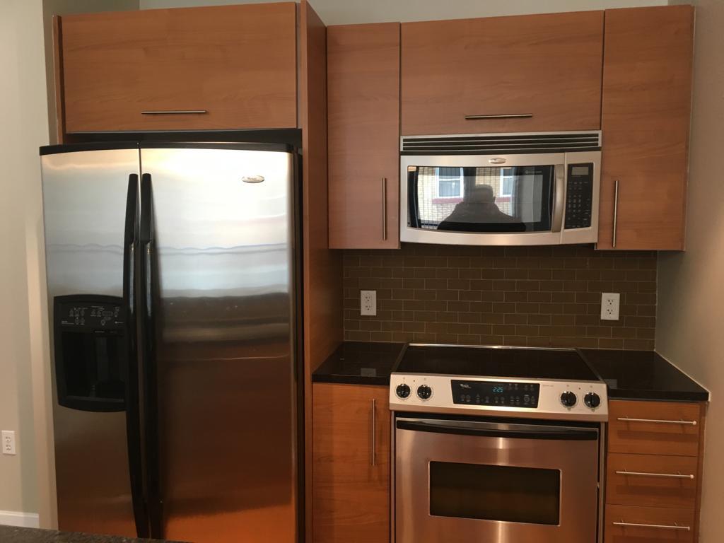 Kitchen - 400 4th Ave S