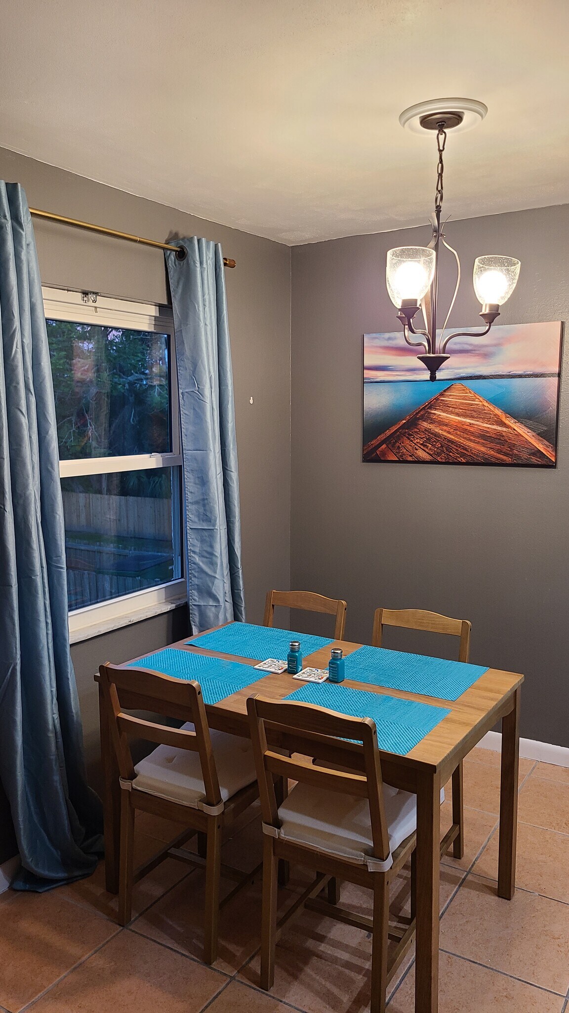 Dinning Area - 205 S McMullen Booth Rd