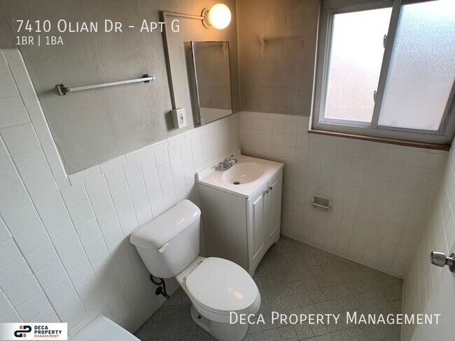 Building Photo - 1 Bedroom Apartment