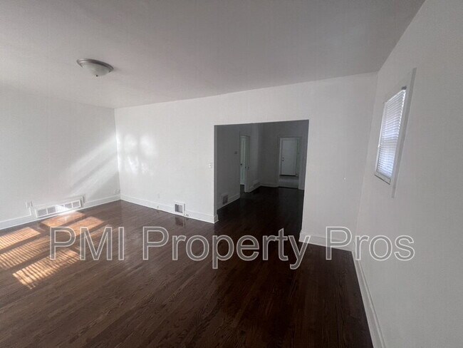 Building Photo - 3138 N 11th St