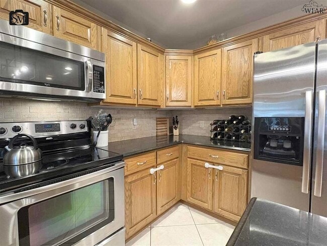 Building Photo - 4801 Shenandoah Dr