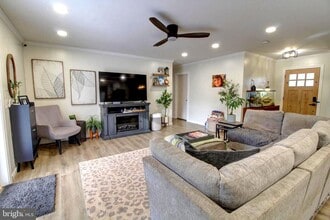 Building Photo - 530 Mimosa St