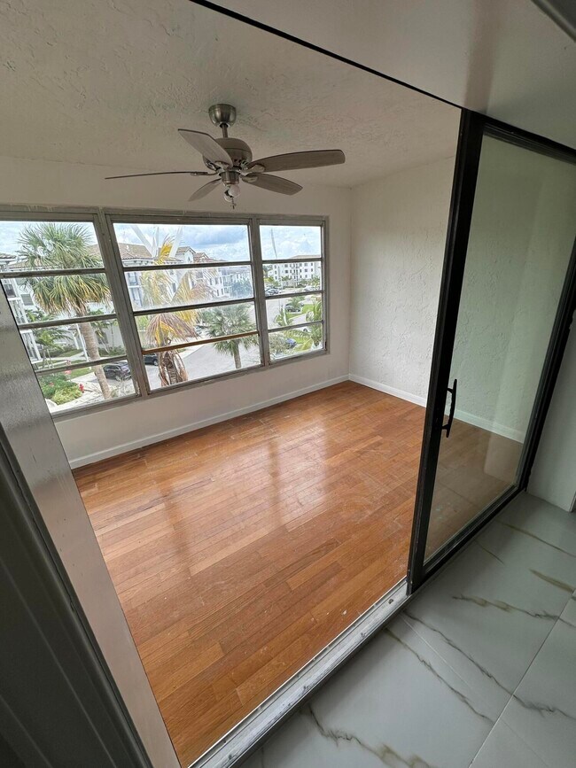 Building Photo - 9355 SW 8th St