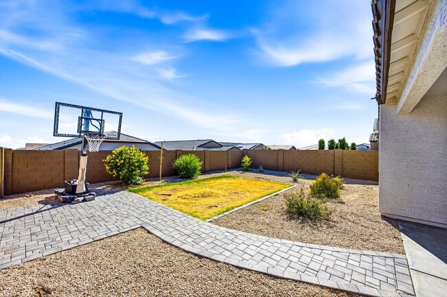 Building Photo - 2053 W Sienna Bouquet Pl