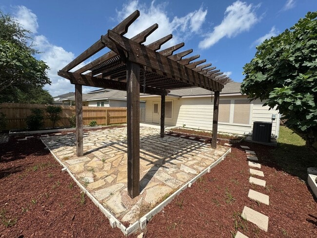 Building Photo - CUTE ONE STORY FEATURING WOOD STYLE VINYL ...