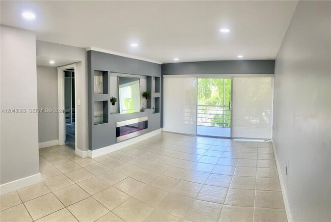Building Photo - 4255 N University Dr