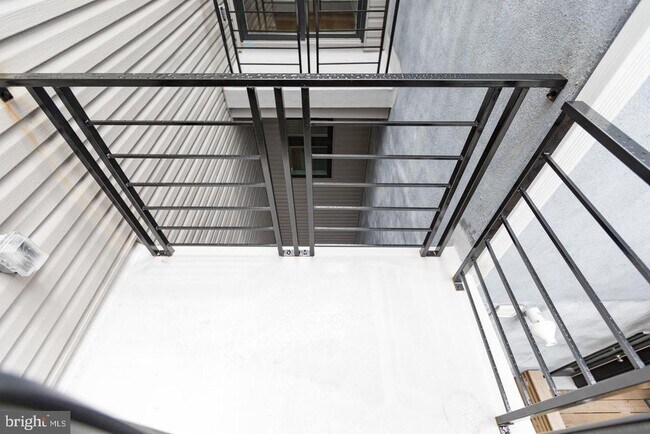 Building Photo - 2230 Frankford Ave