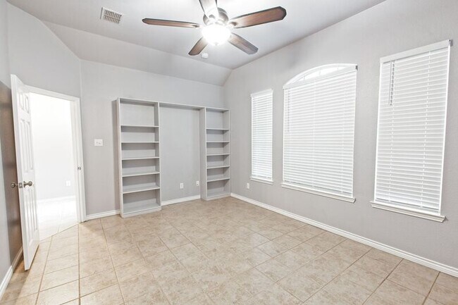 Building Photo - 9220 Norman Dr