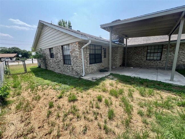 Building Photo - 821 Guadalupe St