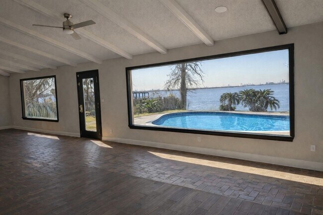 Building Photo - 5315 Bayway Dr