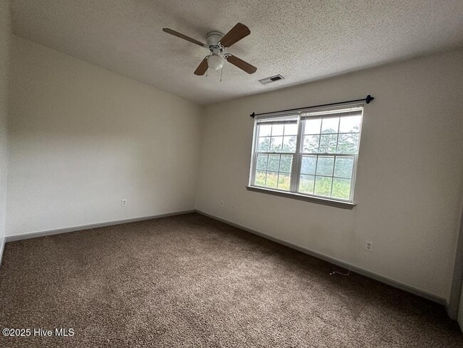 Building Photo - 1167 Pueblo Dr