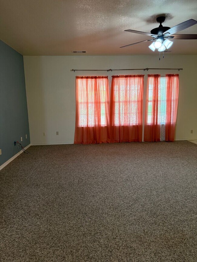 Building Photo - 38908 Millwood Dr
