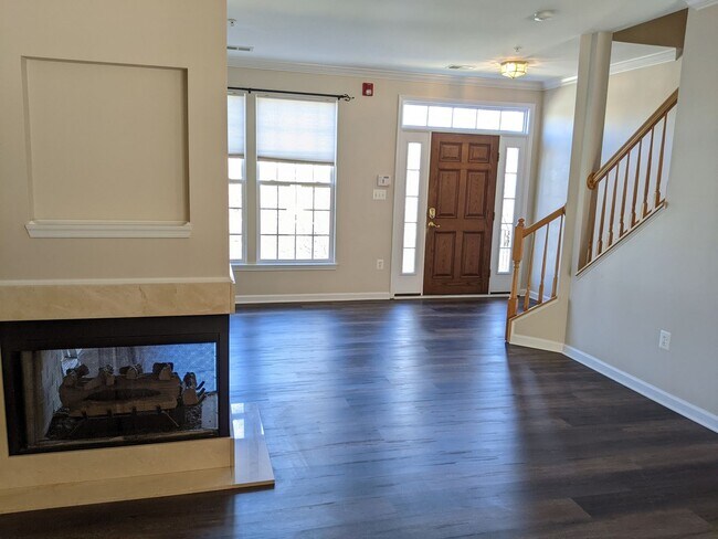 Building Photo - Updated condo in Ballenger Creek available in June!