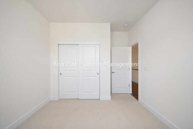 Building Photo - New Townhome in Wheat Ridge!!