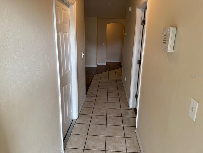 Building Photo - 1129 Graystone Ave