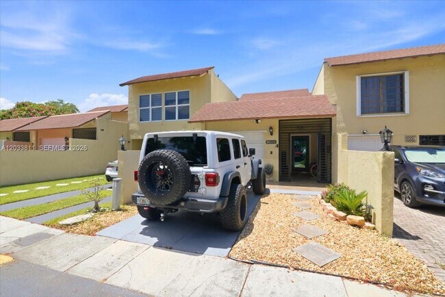 Building Photo - 8008 SW 103rd Ave