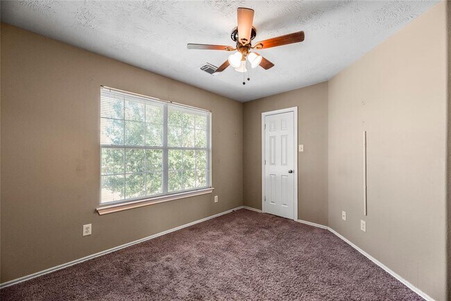 Building Photo - 5642 Claybeck Ln