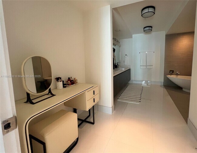 Building Photo - 300 Sunny Isles Blvd