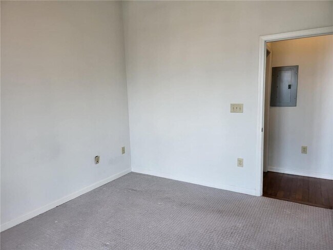Building Photo - 3040 Peachtree Rd