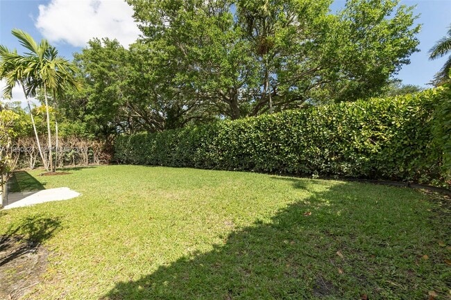 Building Photo - 10425 NW 48th Manor