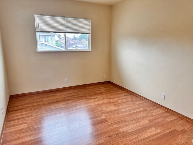 Building Photo - 11435 Del Monte Ave