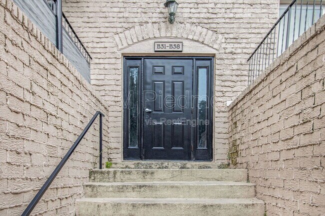 Building Photo - 2805 I-85