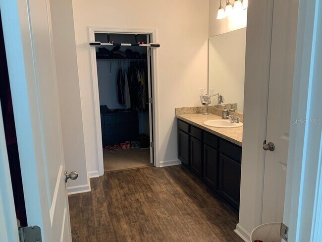 Building Photo - 4911 St James Dr