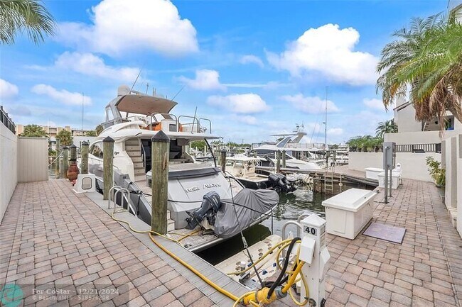 Building Photo - 40 Portside Dr