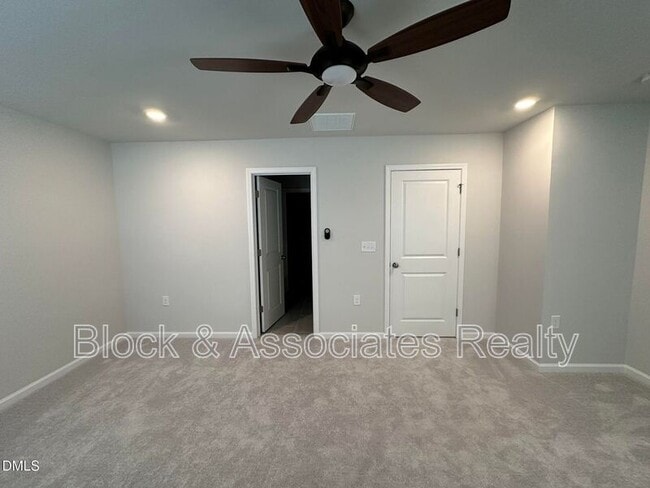Building Photo - 608 Gimari Dr