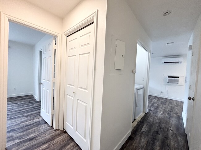 Building Photo - 436-436 S 800 W