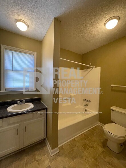 Building Photo - 1177 Sandy Beach Dr