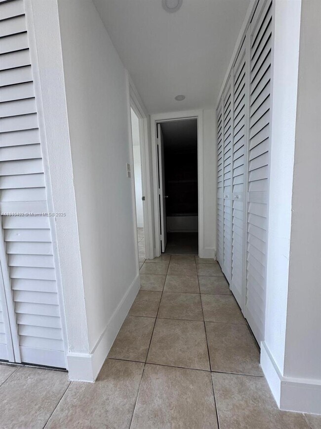 Building Photo - 8610 N Sherman Cir