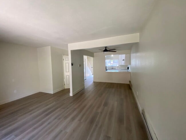 Building Photo - 1481 Parkway Dr