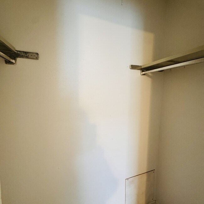 Building Photo - 2901 Helena Ave