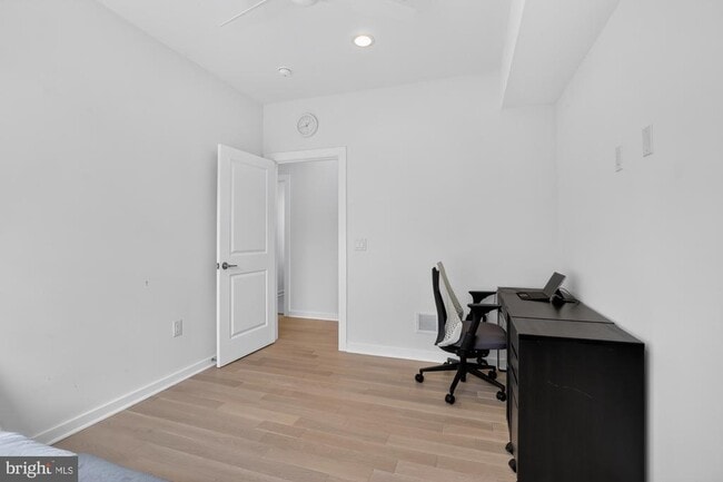 Building Photo - 7354 Ridge Ave