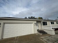 Building Photo - 677 Whyte Ave