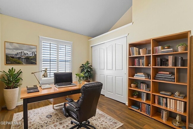 Building Photo - 13709 Paseo Hermoso Dr