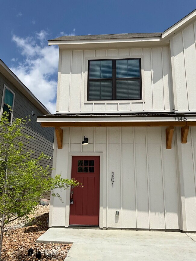 Building Photo - 7146 Magnolia Pass