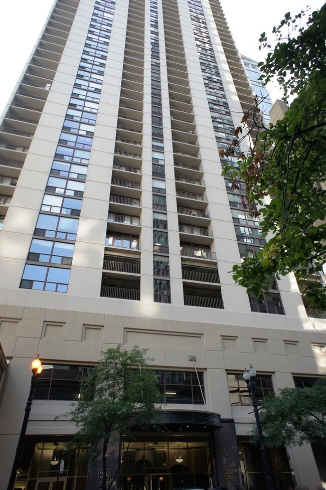 Building Photo - 200 N Dearborn St
