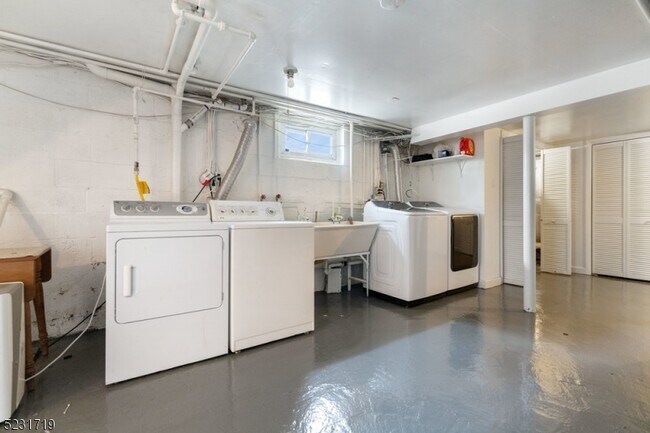 Building Photo - 105 Berkeley Ave