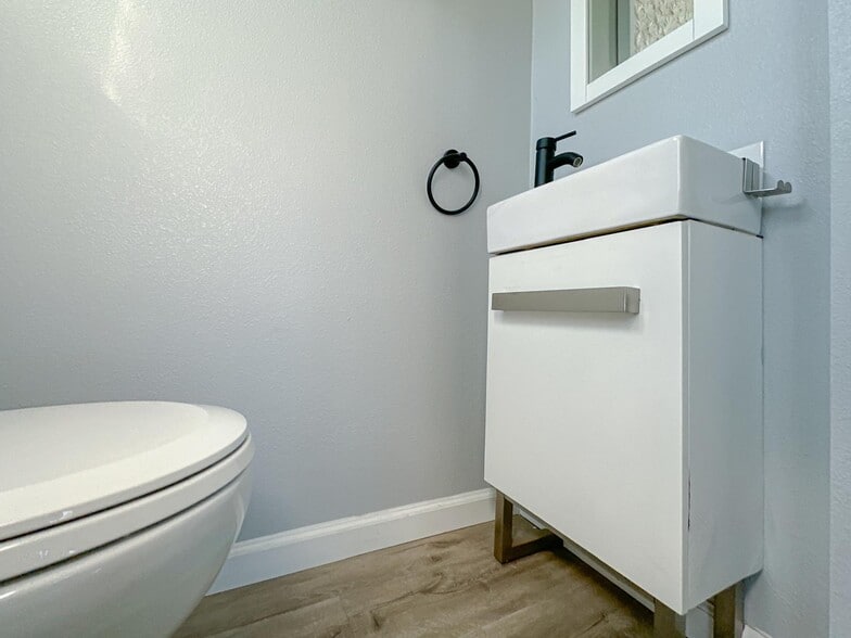 Building Photo - 158 W Del Amo Blvd