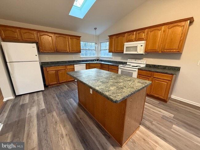 Building Photo - 6407 Sunset Rd