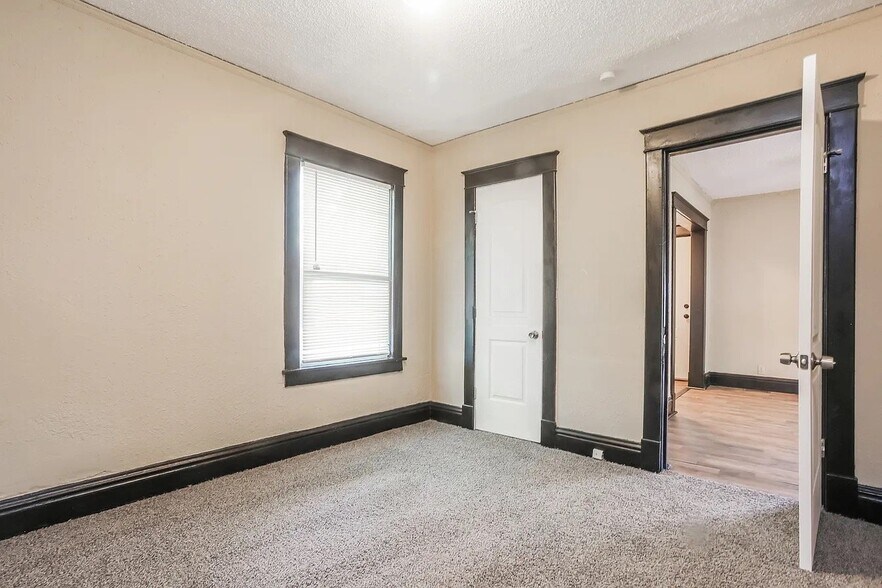 Building Photo - 3811 E 36th St